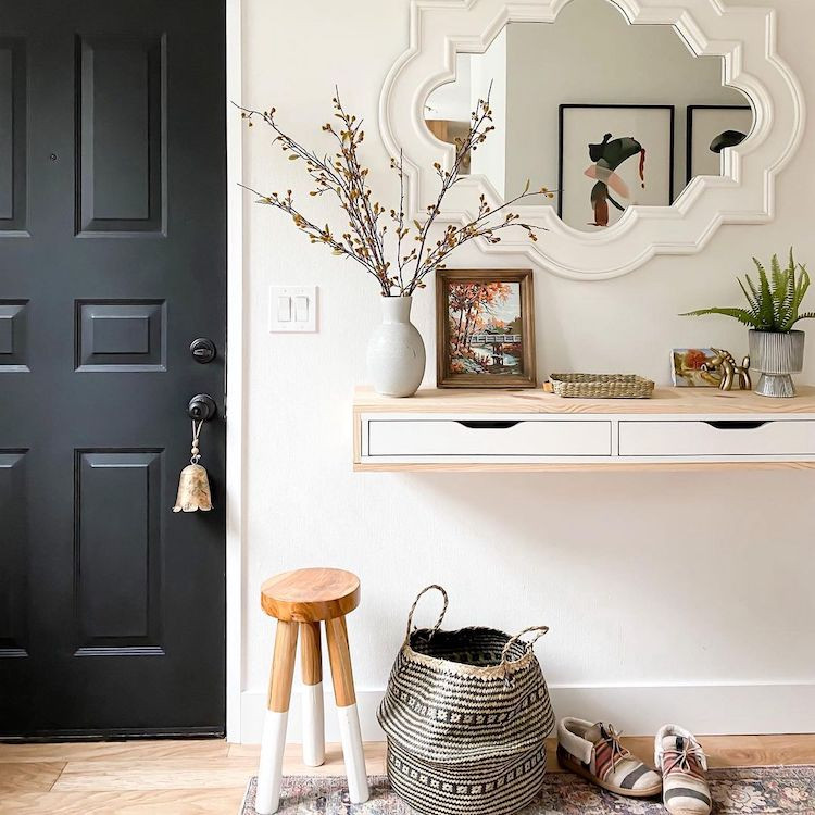 Enhancing Your Entryway with Decor
