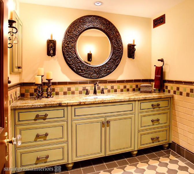 This is an example of an eclectic bathroom in Los Angeles.