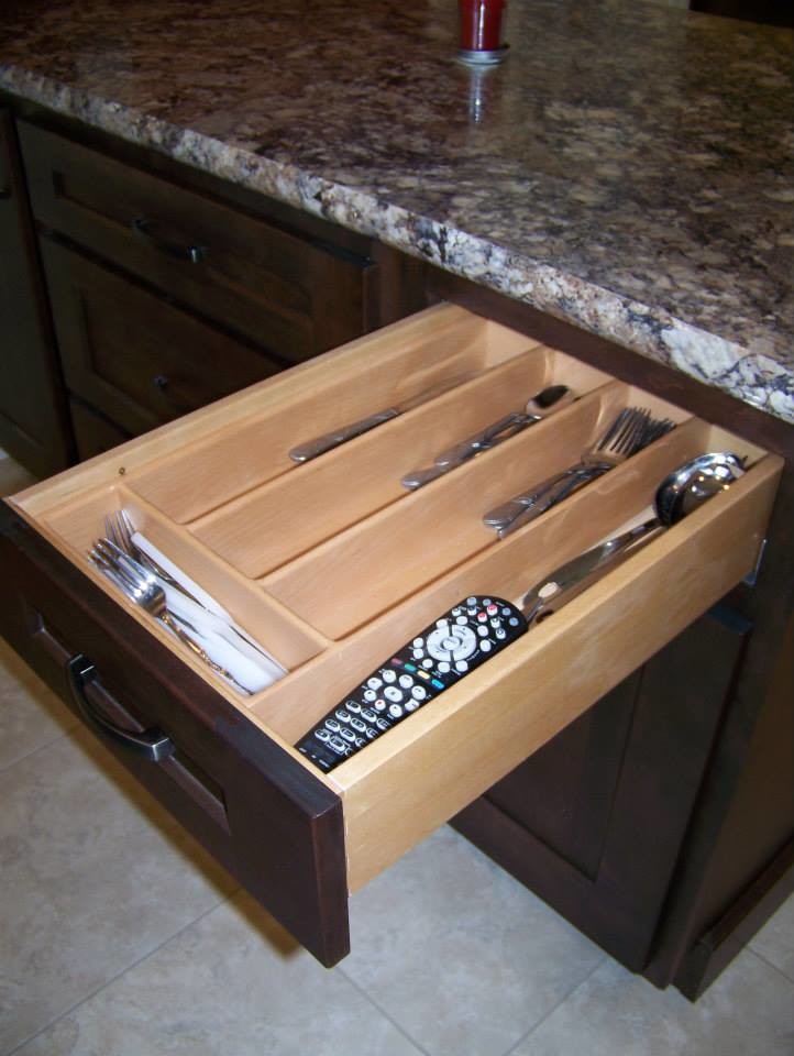 Kitchen - transitional kitchen idea