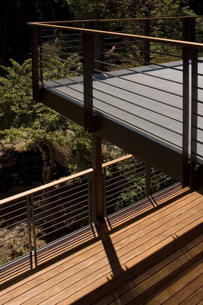 This is an example of a modern verandah in San Francisco.