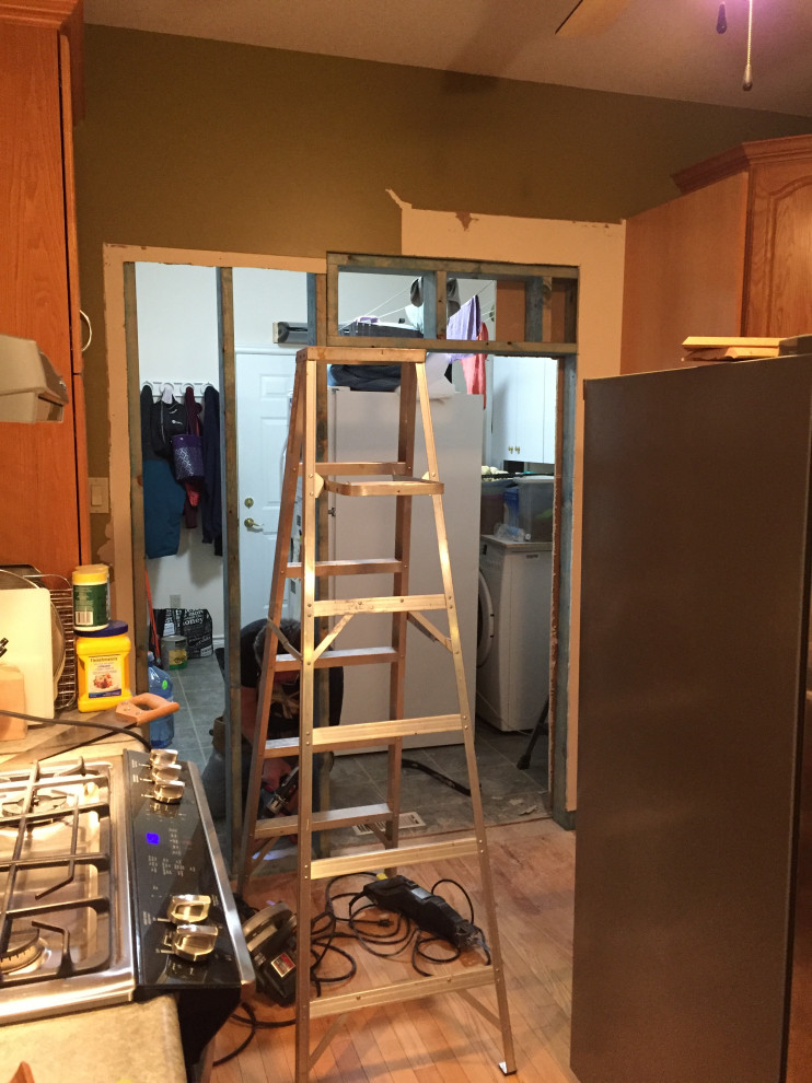 Kitchen - transitional kitchen idea