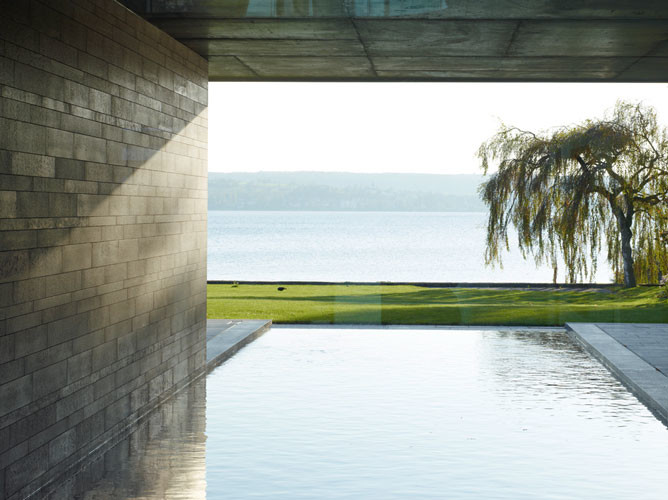 Moderner Pool in Stuttgart