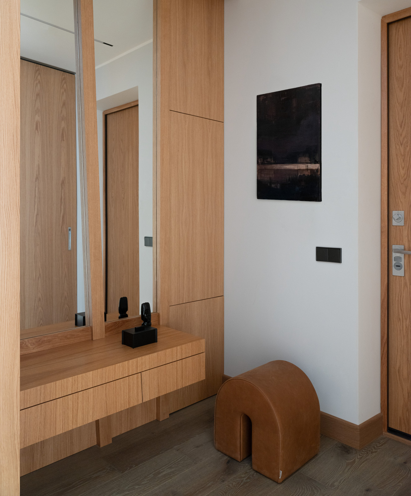 Минималистичная квартира в Москве 117 кв. м