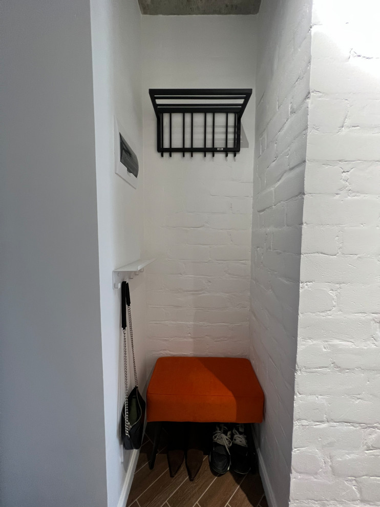 Студия с терракотовыми акцентами