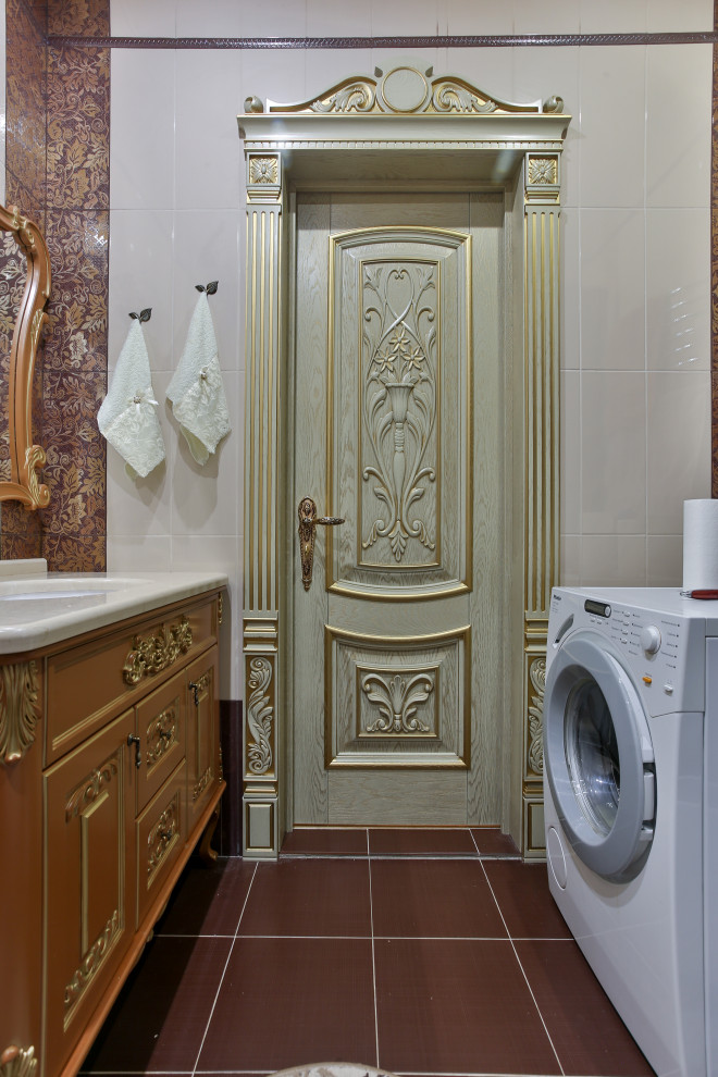 Inspiration for a traditional bathroom in Moscow.