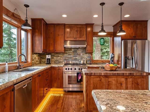 Kitchen - rustic kitchen idea