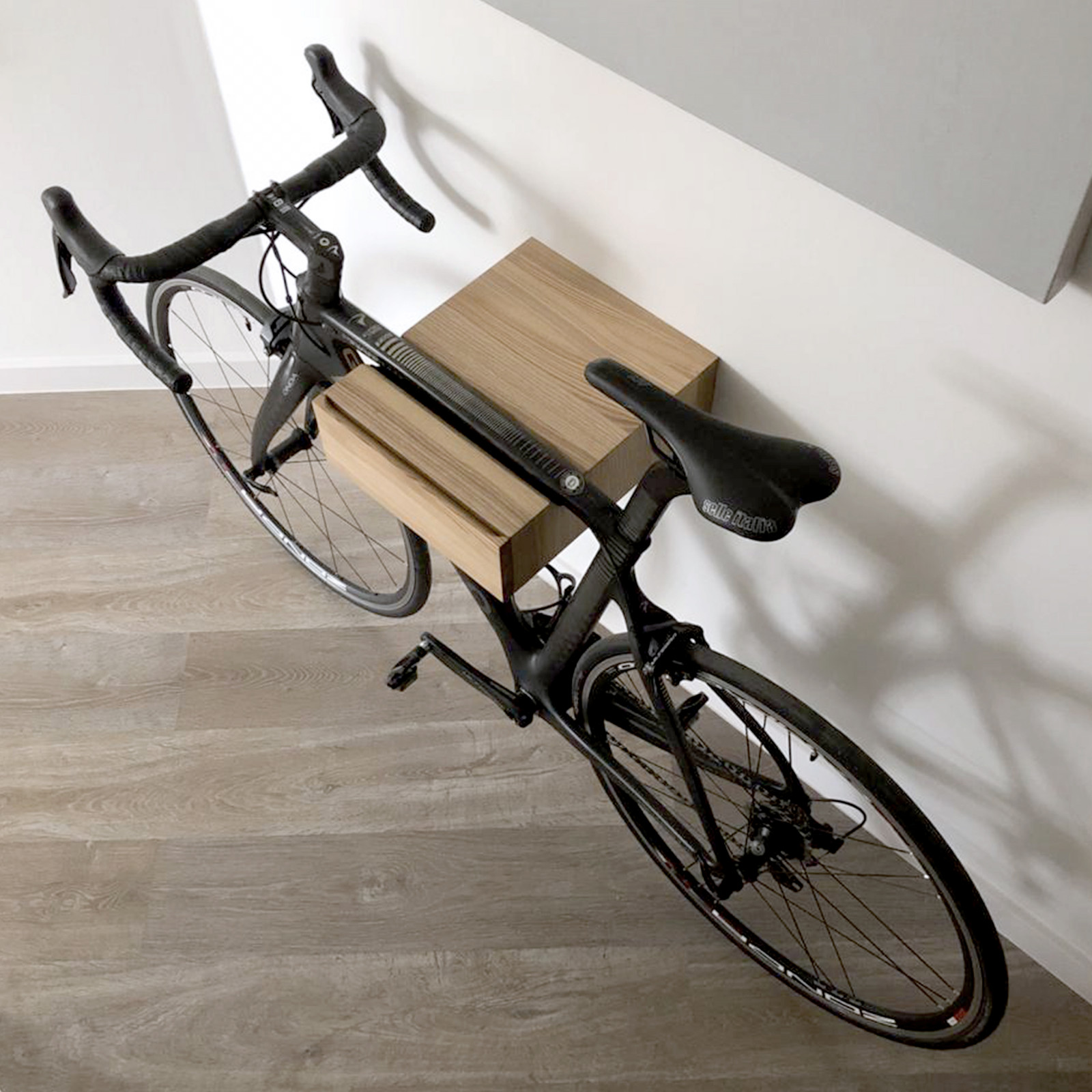 Derebas custom. Полка для велосипеда