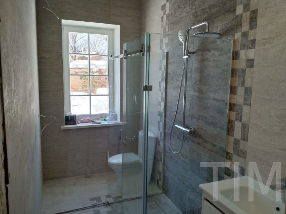 П образная душевая кабина из стекла