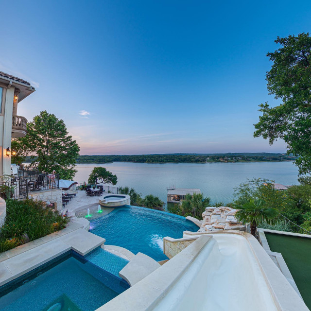 Pools contemporary-pool