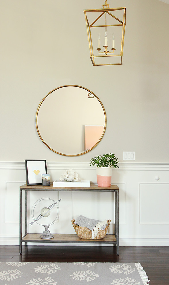 Transitional entryway photo in Orange County