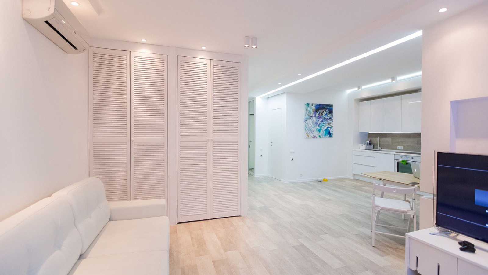 Функциональный ремонт квартиры студии в минималистическом стиле