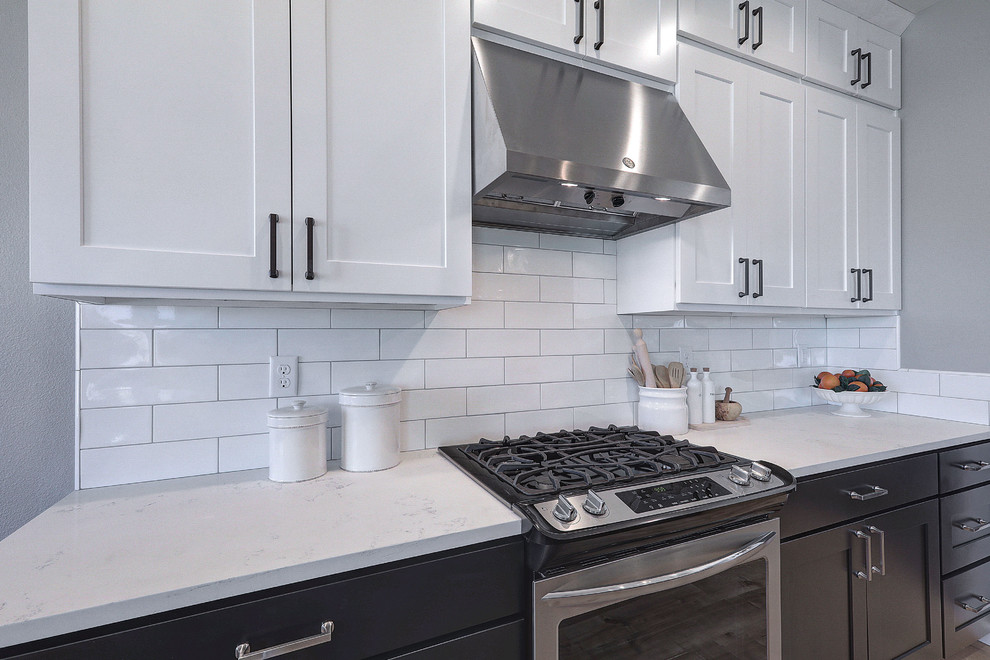 Kitchen - transitional kitchen idea in Seattle