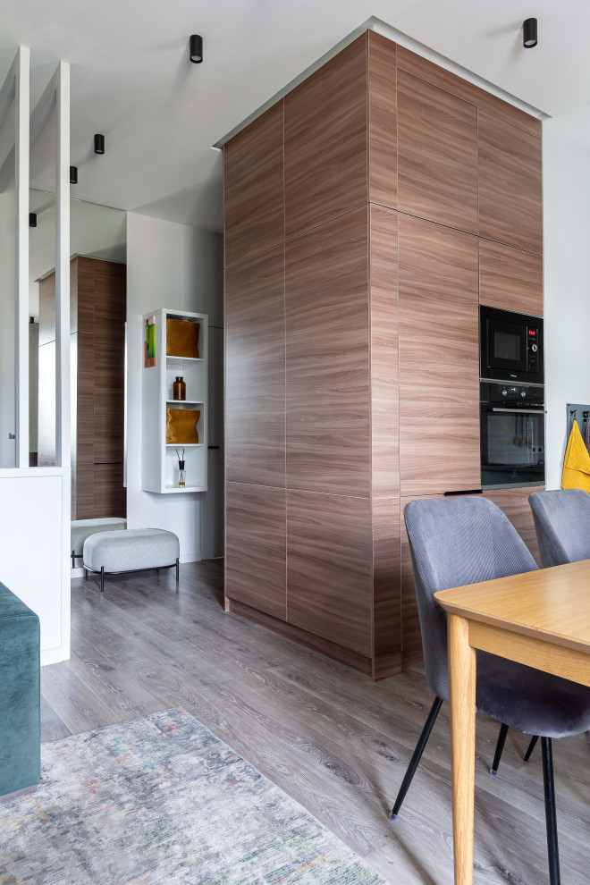 КВАРТИРА С ЯРКИМИ АКЦЕНТАМИ В СТАРОМ ФОНДЕ