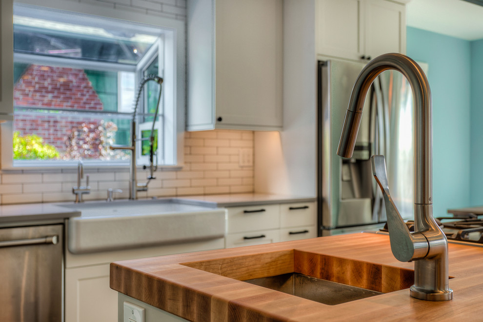 Transitional home design photo in Seattle