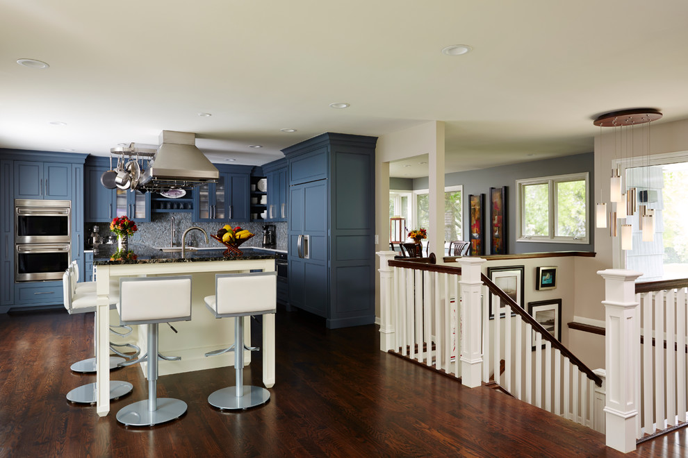 Kitchen - transitional kitchen idea in Minneapolis