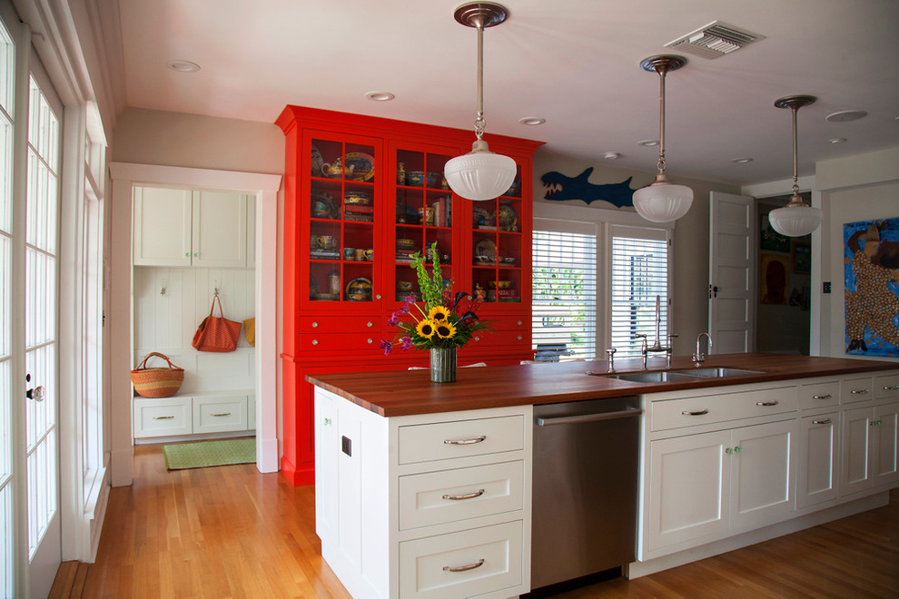 Inspiration for a timeless home design remodel in Tampa