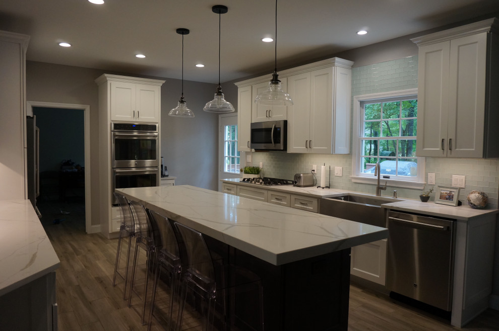 Inspiration for a contemporary kitchen remodel in Wilmington
