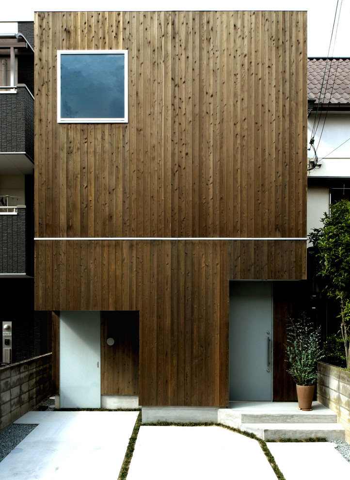 大阪にある小さなモダンスタイルのおしゃれな二階建ての家の写真