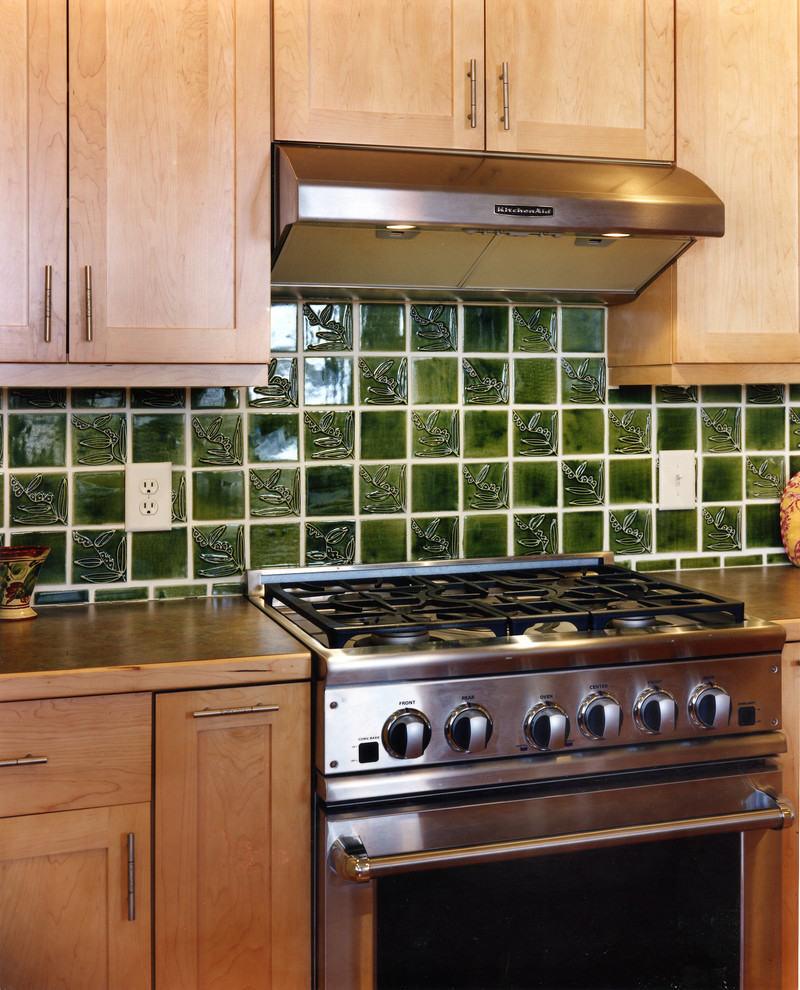 Inspiration for a transitional kitchen remodel in Raleigh