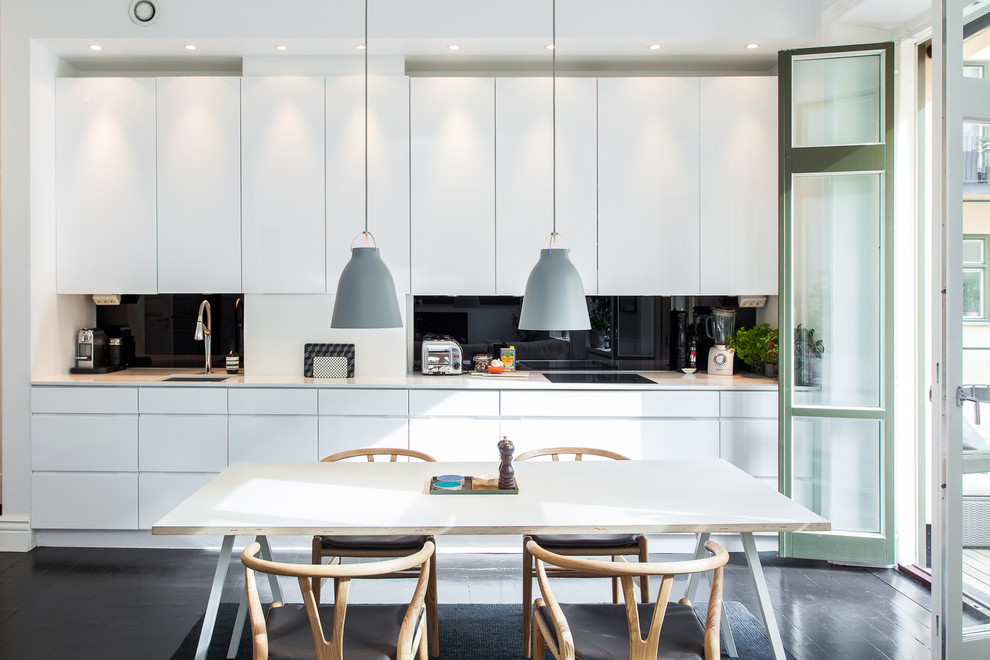This is an example of a scandinavian kitchen in Stockholm.