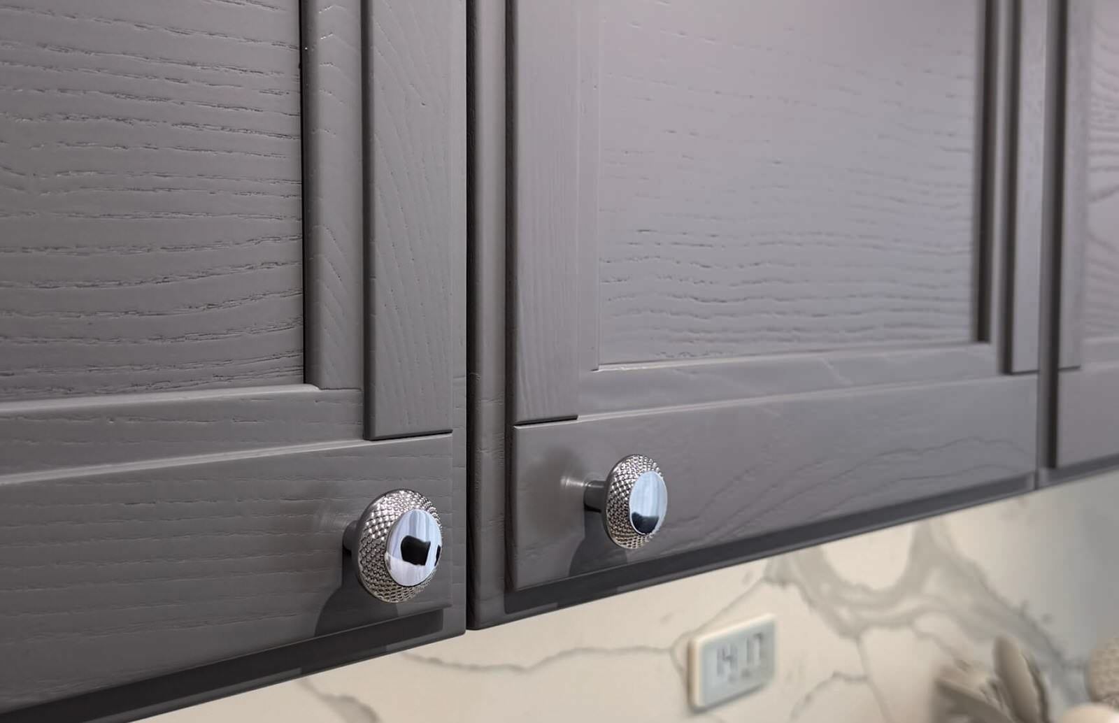 Кухня Фреда в цвете Грейхаун от дизайнера