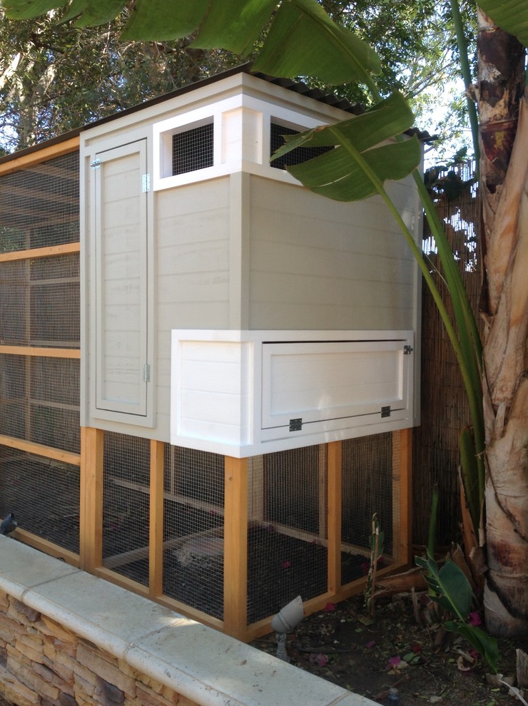 Large beach style shed and granny flat in Orange County.