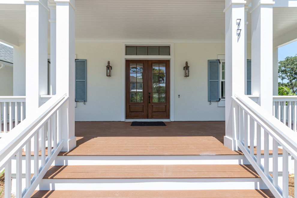Photo of a beach style entryway in Jacksonville.