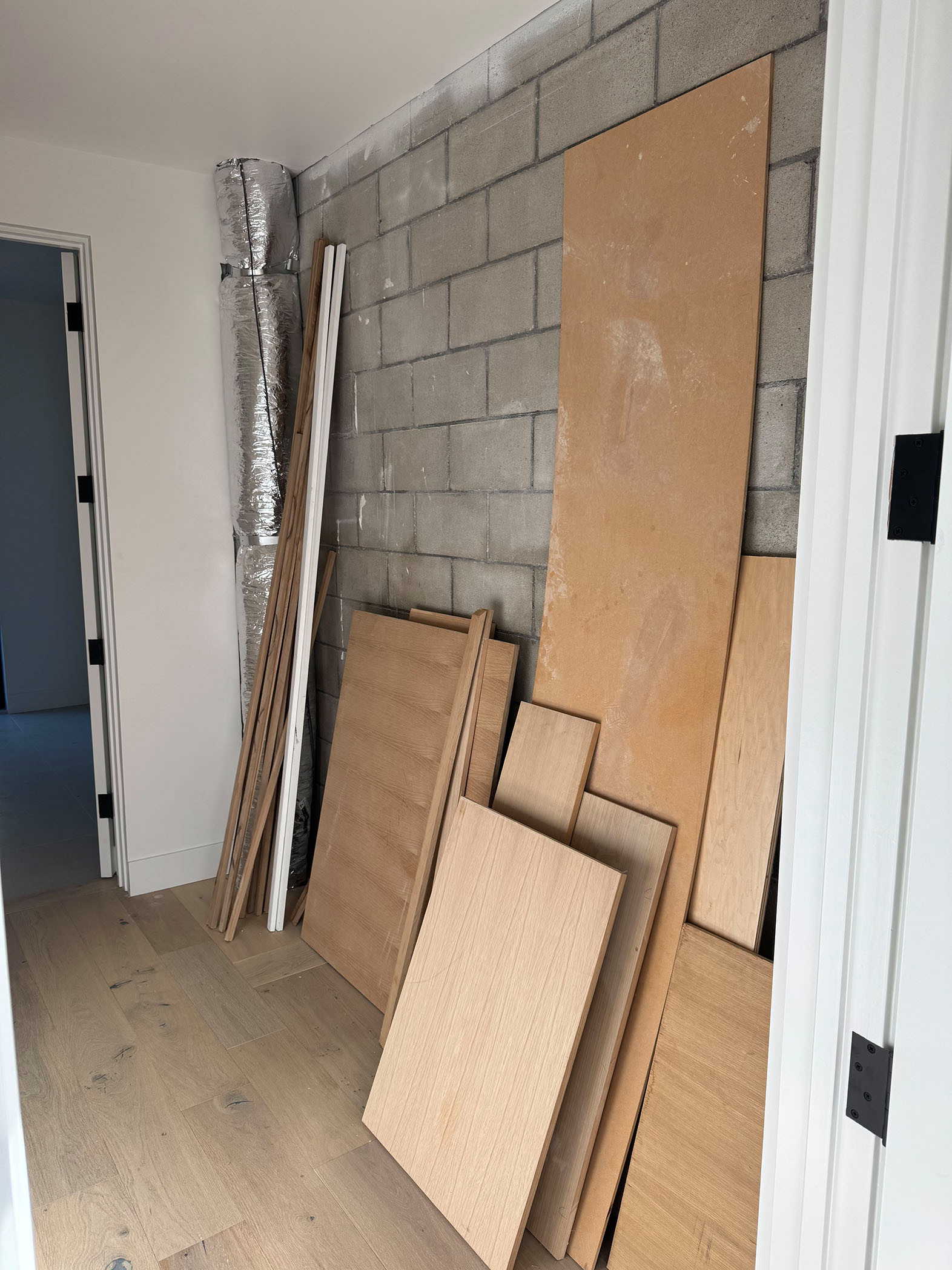 Topanga - Hallway Space