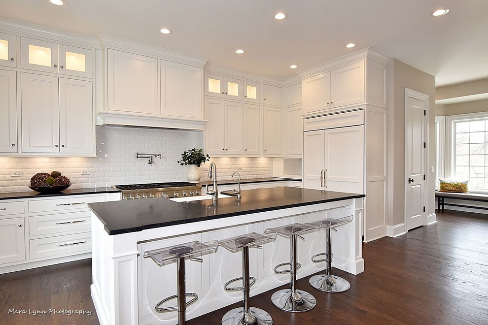 Inspiration for a transitional kitchen remodel in Chicago