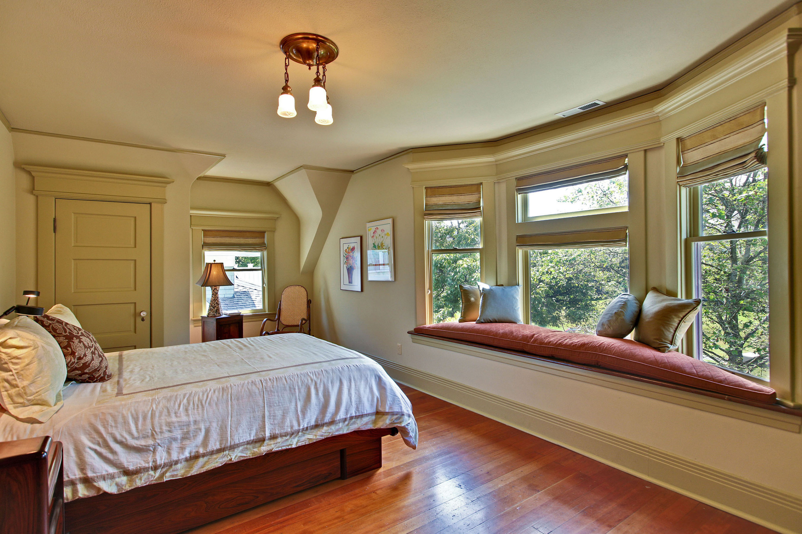 1904 Capital Hill Traditional