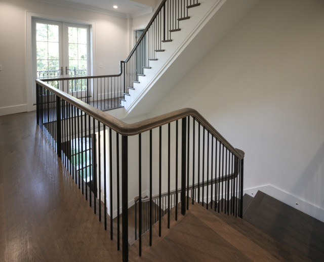Project #82 | Three-Level Staircase with Extended Balcony classique-chic-escalier
