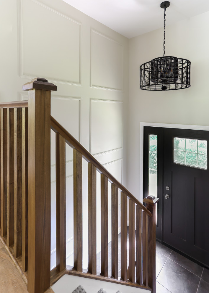 Entryway - transitional entryway idea in Toronto