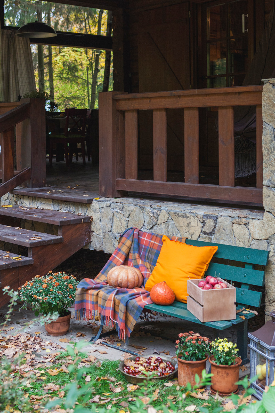 В гостях: Подмосковное шале на участке с историей