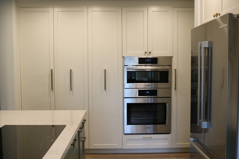 Kitchen - transitional kitchen idea