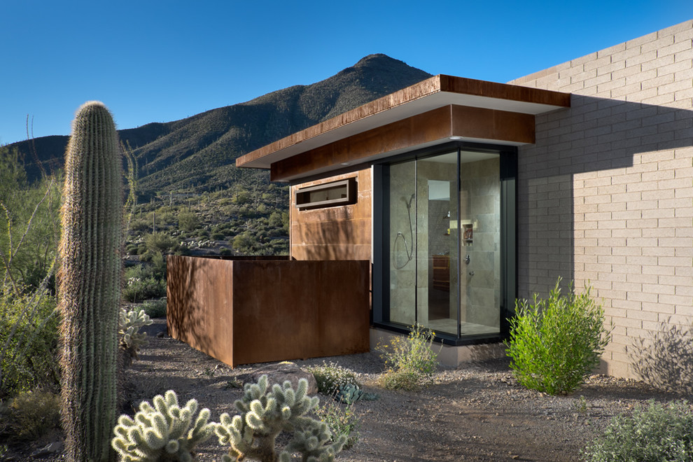 Design ideas for a modern verandah in Phoenix.