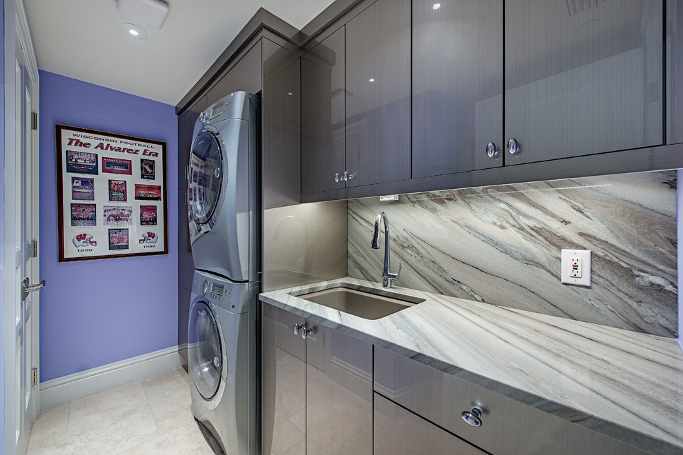 Photo of a contemporary laundry room in New York.