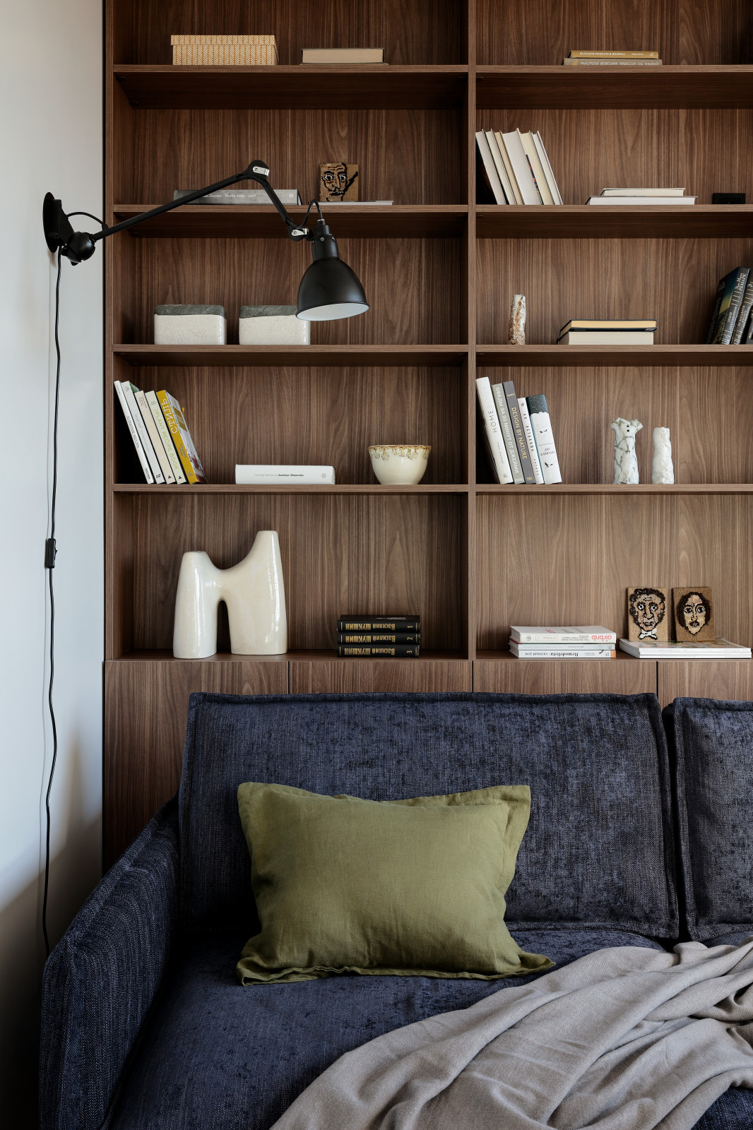 Stylish apartment with masterbedroom and home office