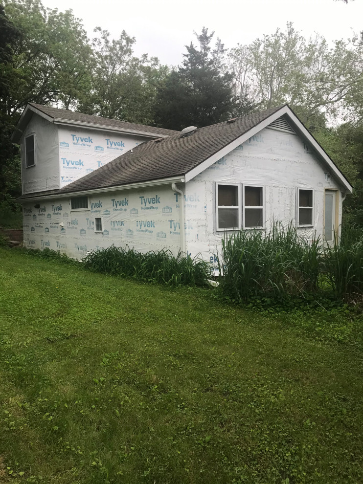 Fascia/soffit/gutter color for this siding and roof?