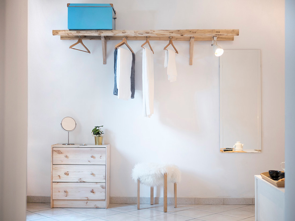 Inspiration for a small scandinavian storage and wardrobe in Naples.