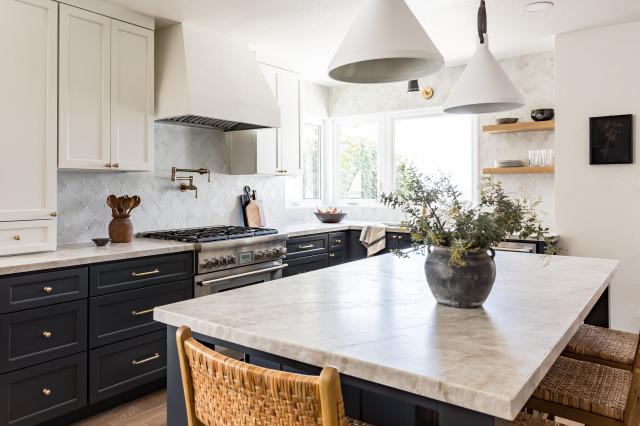 Spanish Modern Remodel klassisch-modern-kueche