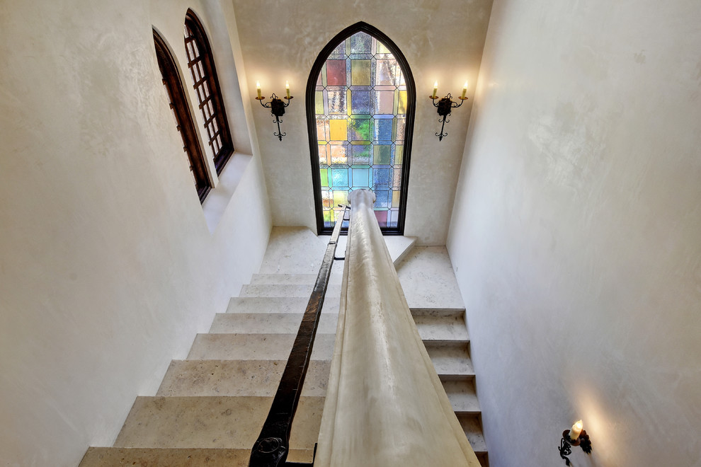 Transitional home design photo in Austin