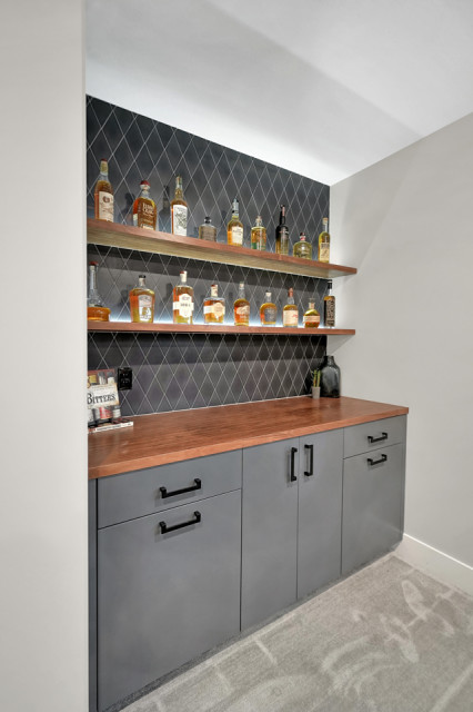 2021 Street of Dreams 1.5 Story Lake House contemporary-home-bar