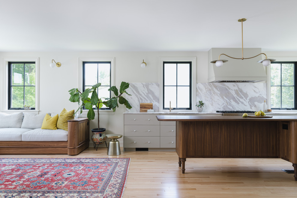 Transitional kitchen photo in Ottawa