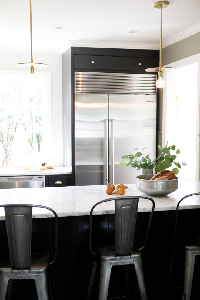Kitchen - transitional kitchen idea in Seattle