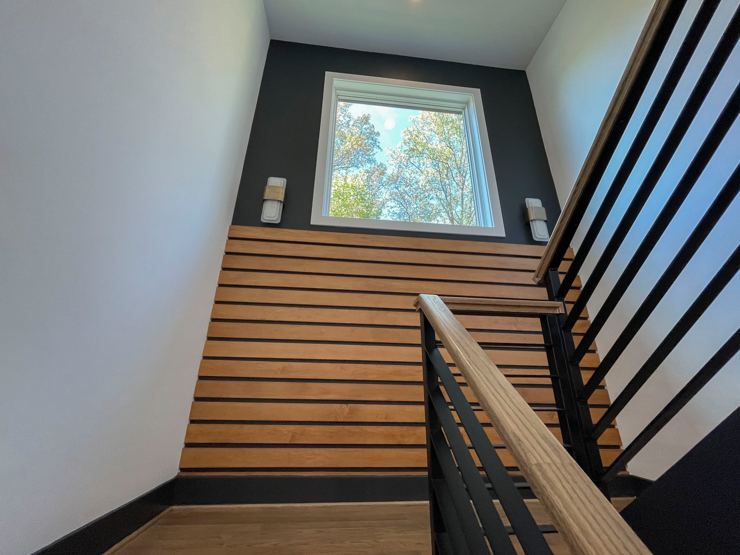 113_Floating Straight- Stringers with No Risers in Contemporary Home, Bethesda M