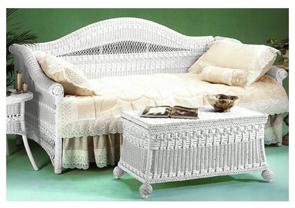 Classic Wicker Framed Daybed