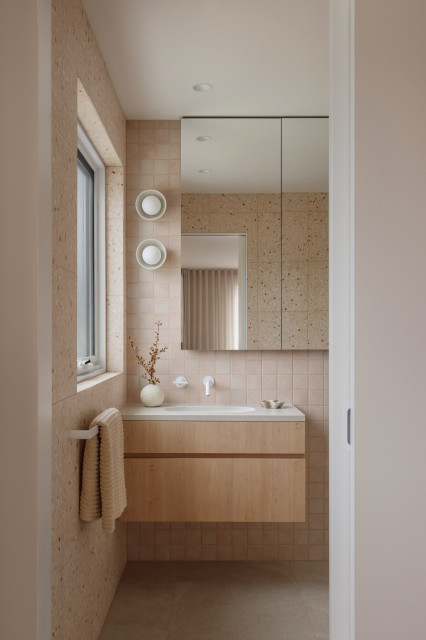 Hampton contemporary-bathroom