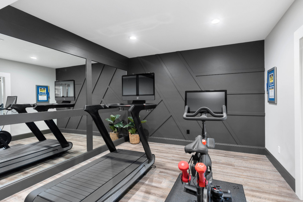 Transitional multiuse home gym photo in Boston