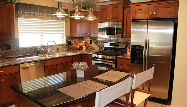 Kitchen - transitional kitchen idea