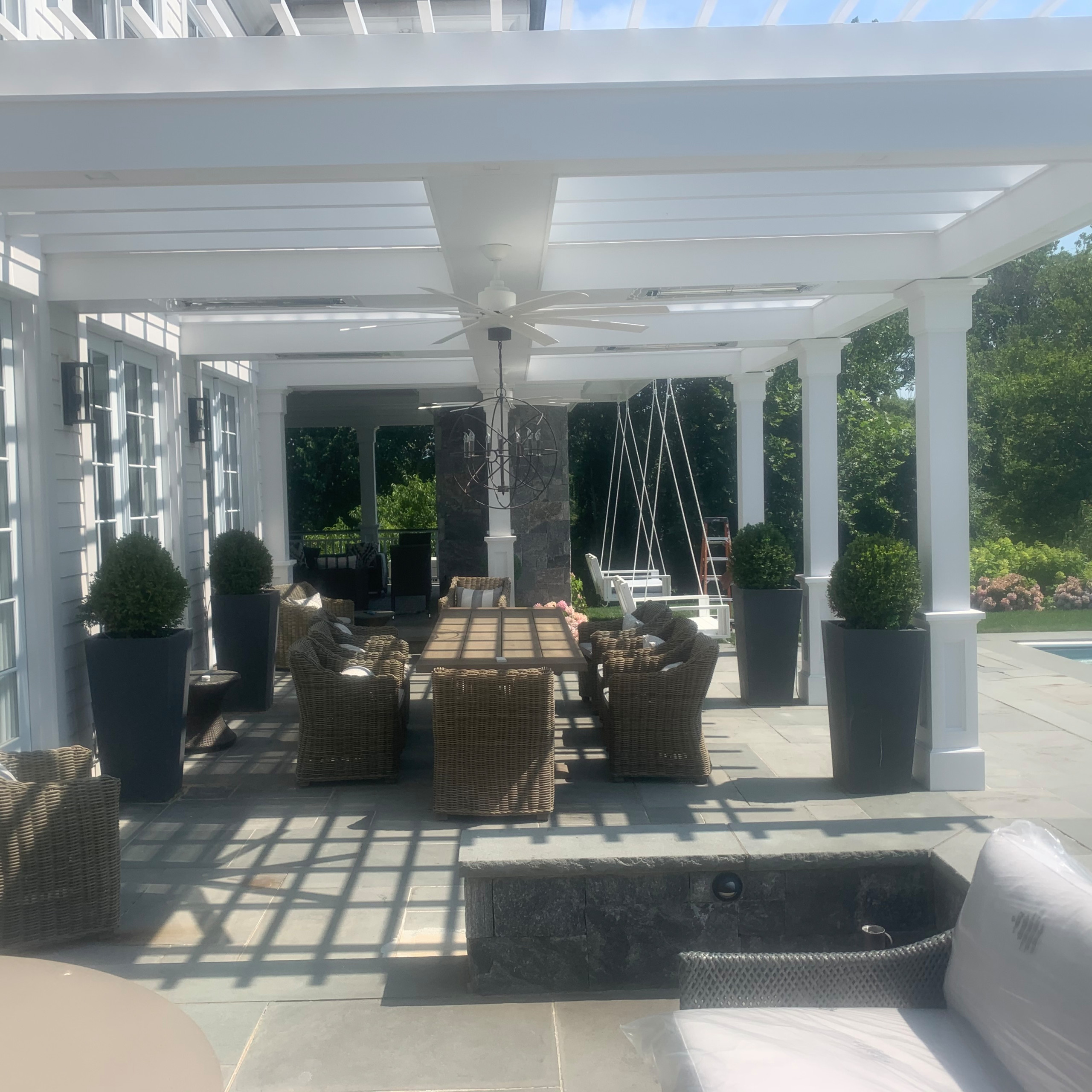 Covered Pergola: Outdoor Living